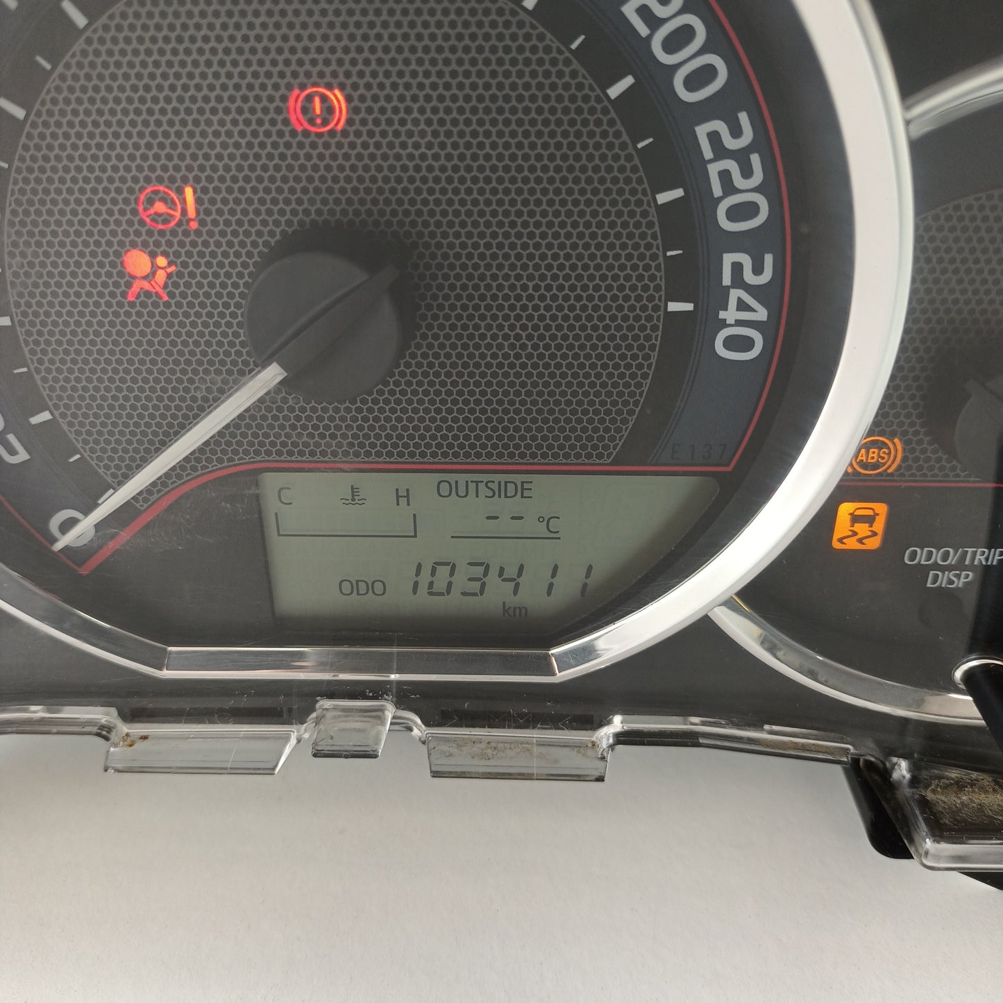 Toyota Corolla Hatchback Instrument Cluster ZRE182R 2012 2013 2014 2015 103411km