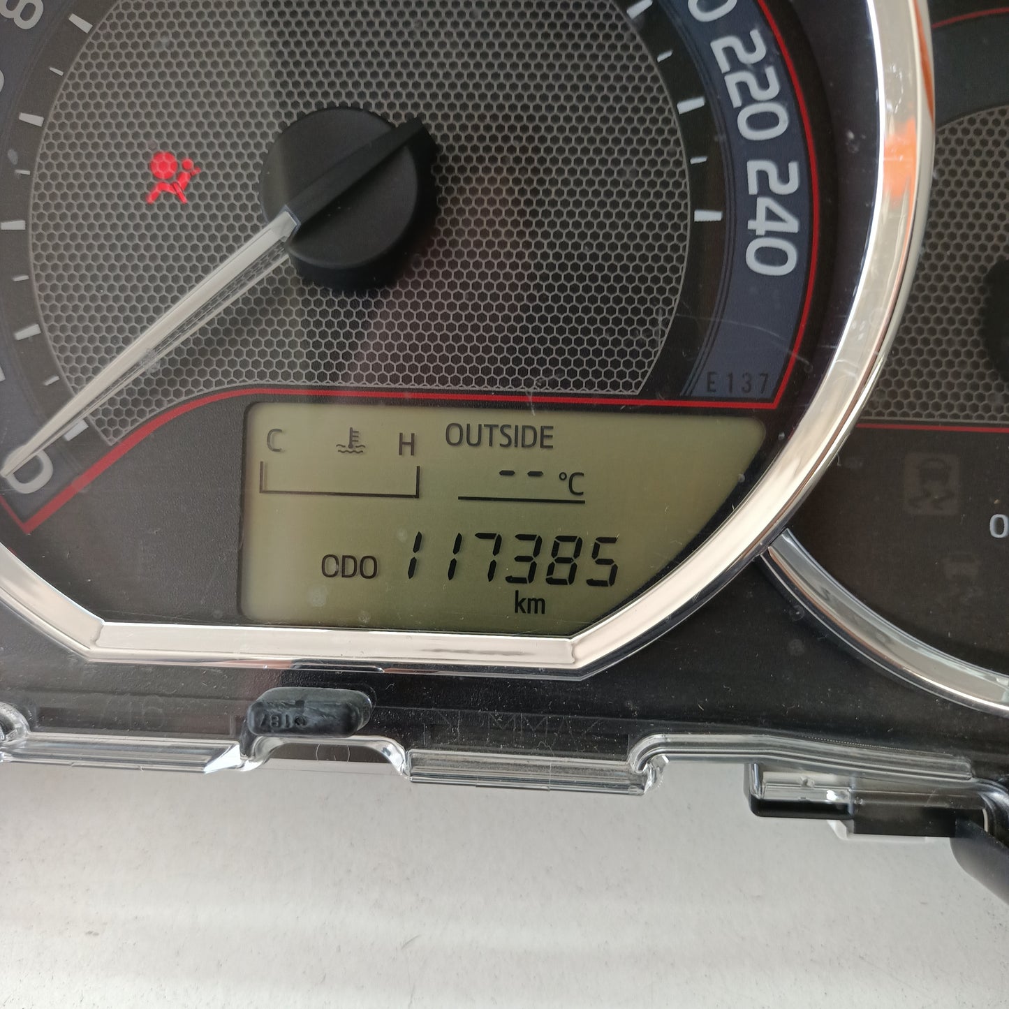 Toyota Corolla Hatchback Instrument Cluster ZRE182R 2012 2013 2014 2015 117385km