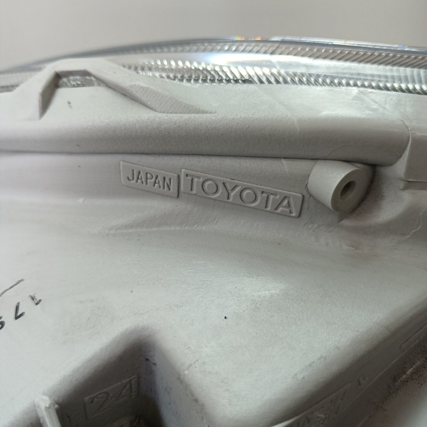 Toyota Yaris Sedan Headlamp Right 2006 2007 2008 2009 2010 2011 2012 2013 2014