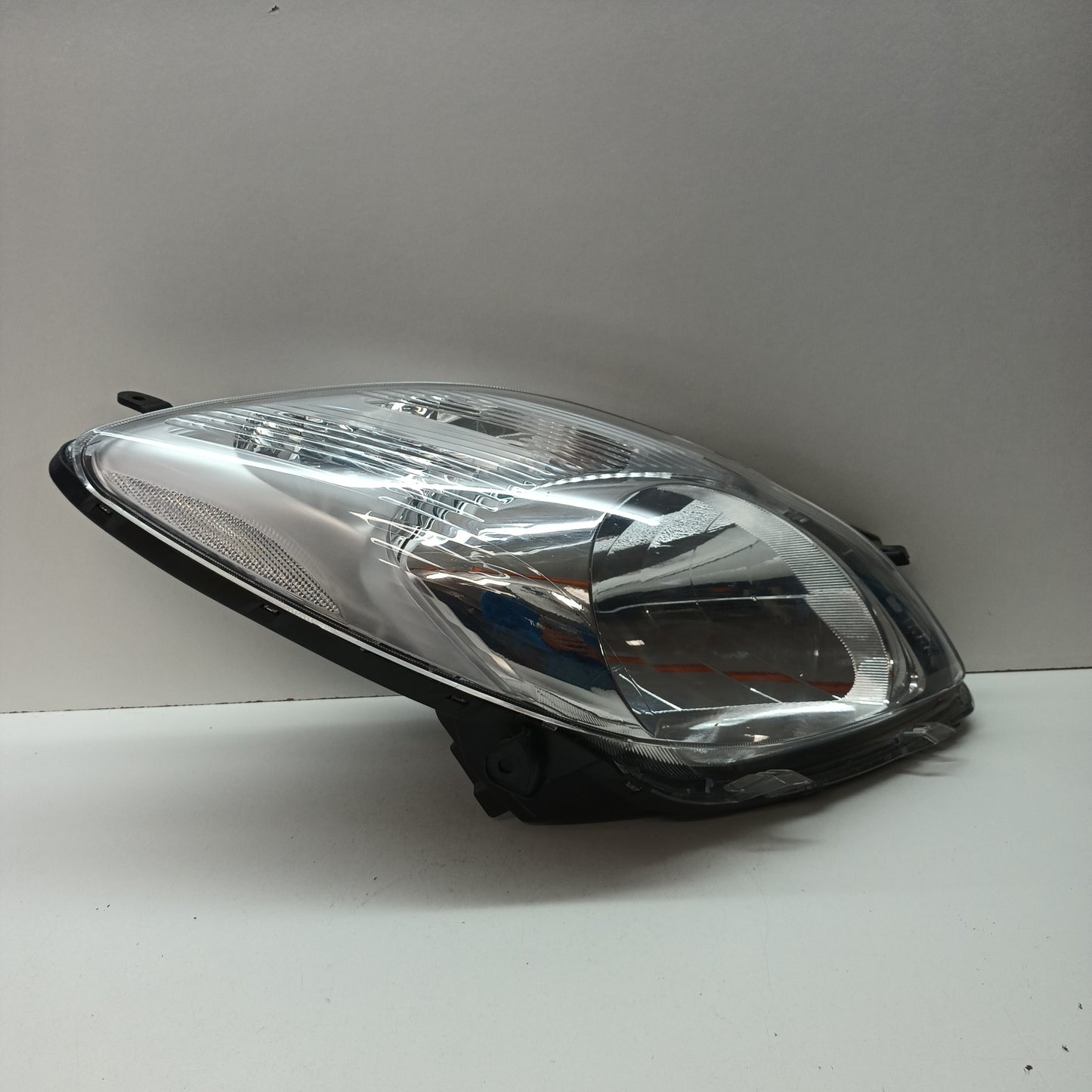 Toyota Yaris Hatchback Headlamp Right Hand Side NCP9# 2008 2009 2010 2011