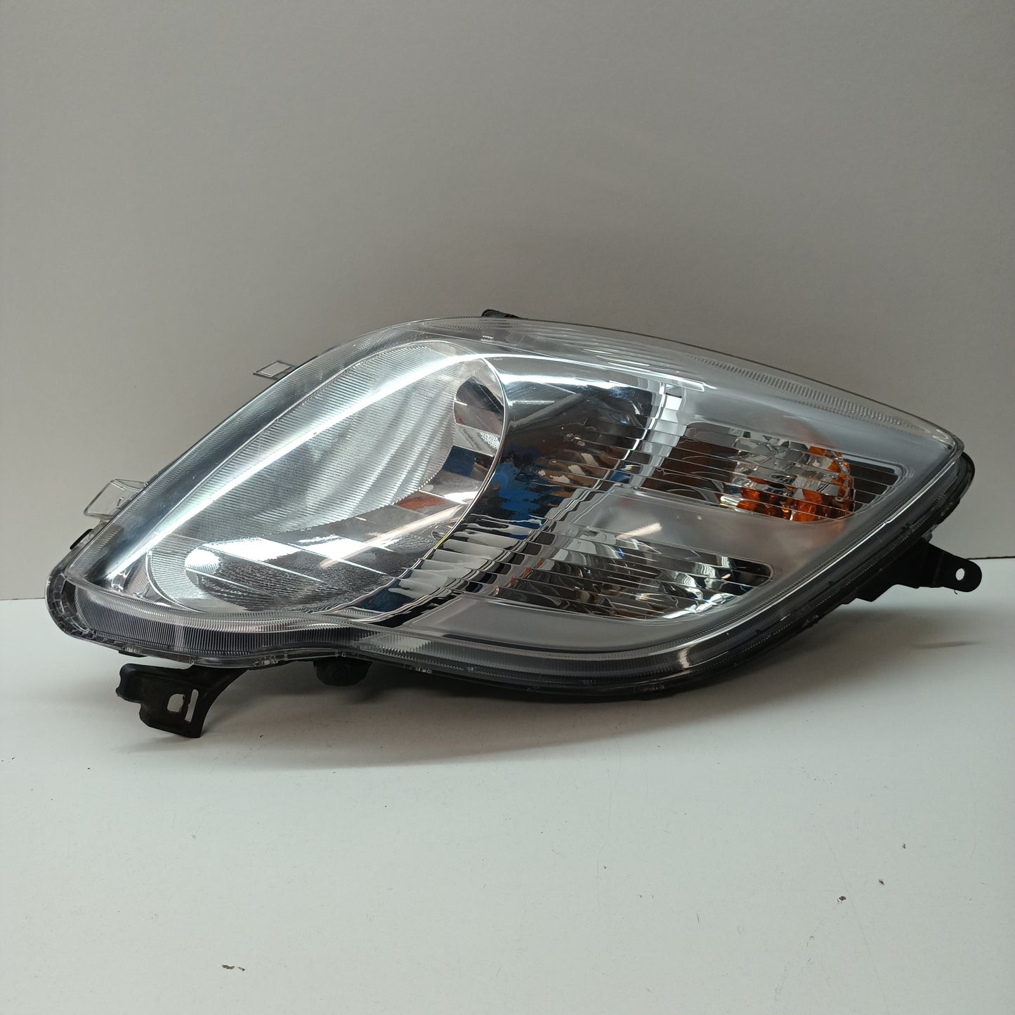 Toyota Yaris Hatchback Headlamp Right Hand Side NCP9# 2008 2009 2010 2011