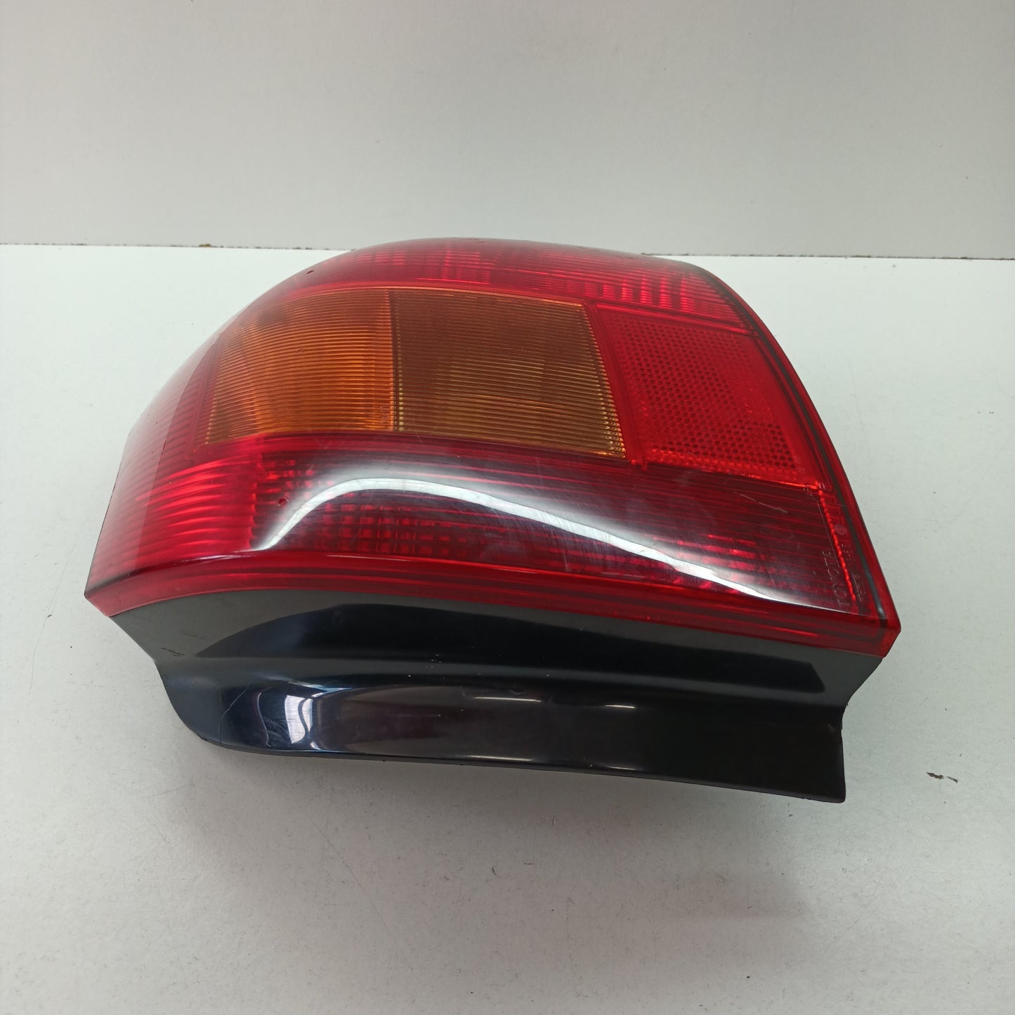 Toyota Corolla Hatchback Tail Light Right Hand Side ZZE122R 2001 2002 2003 2004