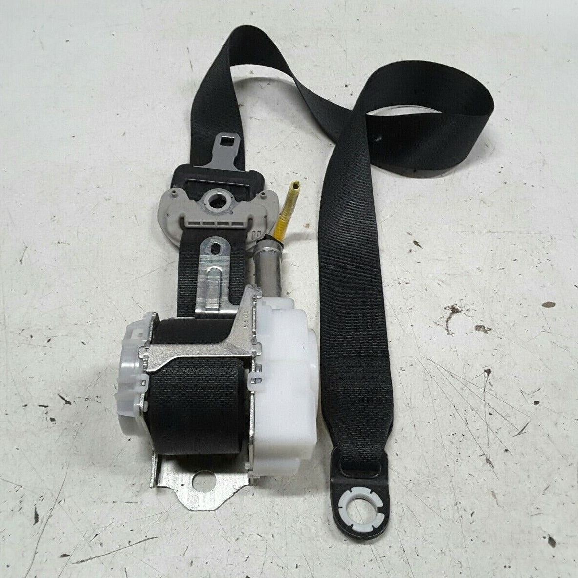 Toyota Corolla Seat Belt Front Right Side 7T3670-P ZRE182R 2012 2013 2014 2015