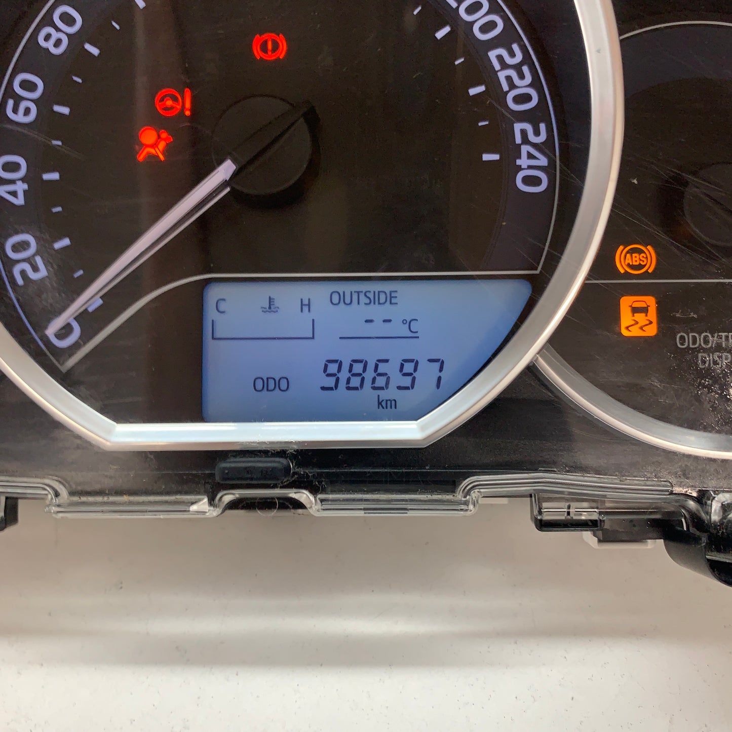 Toyota Corolla Hatchback Instrument Cluster ZRE182R 2015 2016 2017 2018 98697km