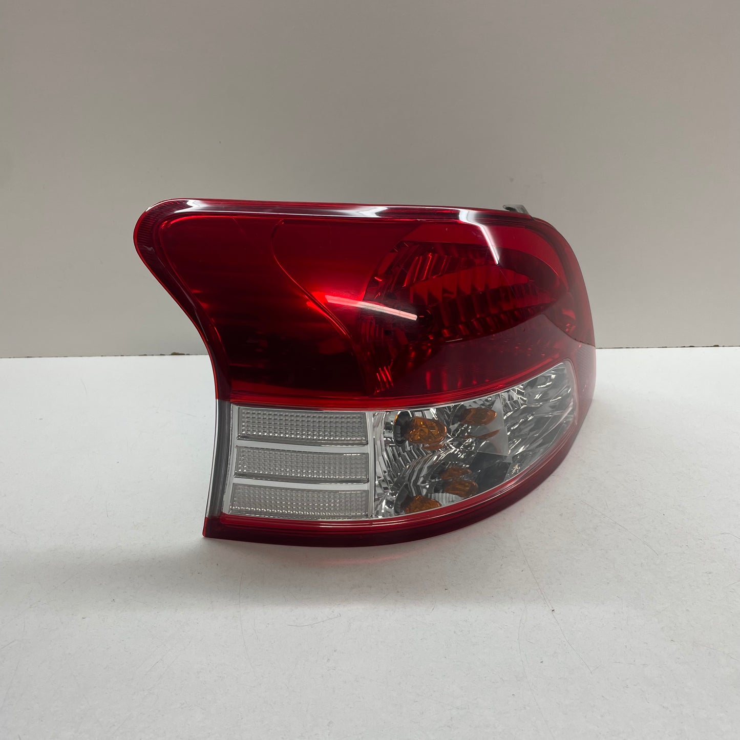 Toyota Yaris Sedan Tail Light Left Side 2007 2008 2009 2010 2011 2012 2013 2014