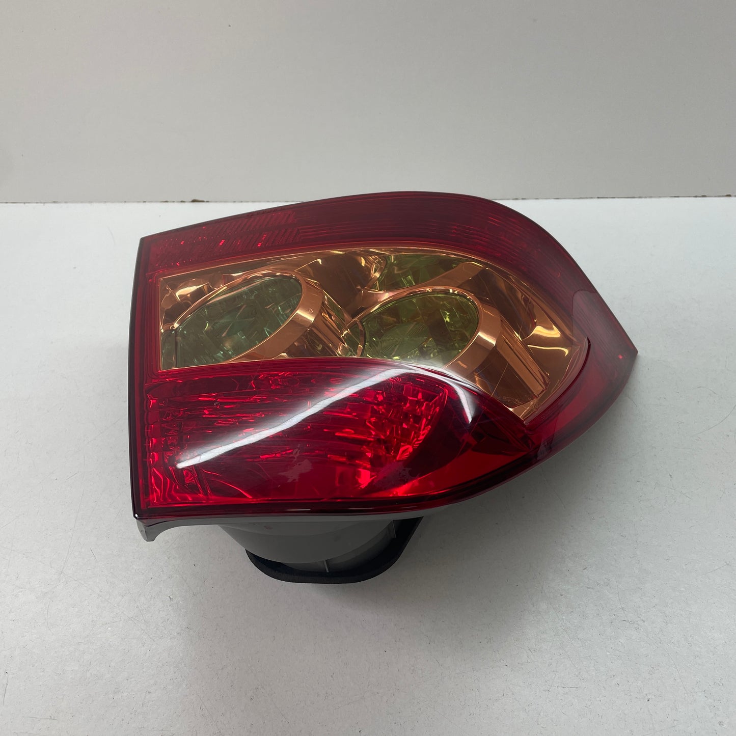 Toyota Corolla Sedan Left Hand Side Tail Light ZZE122R 2004 2005 2006 2007