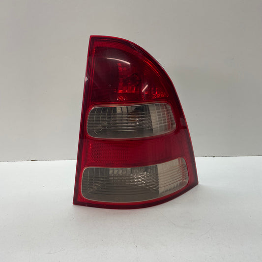 Toyota Corolla Wagon Tail Light Right Hand Side ZZE122R 2001 2002 2003