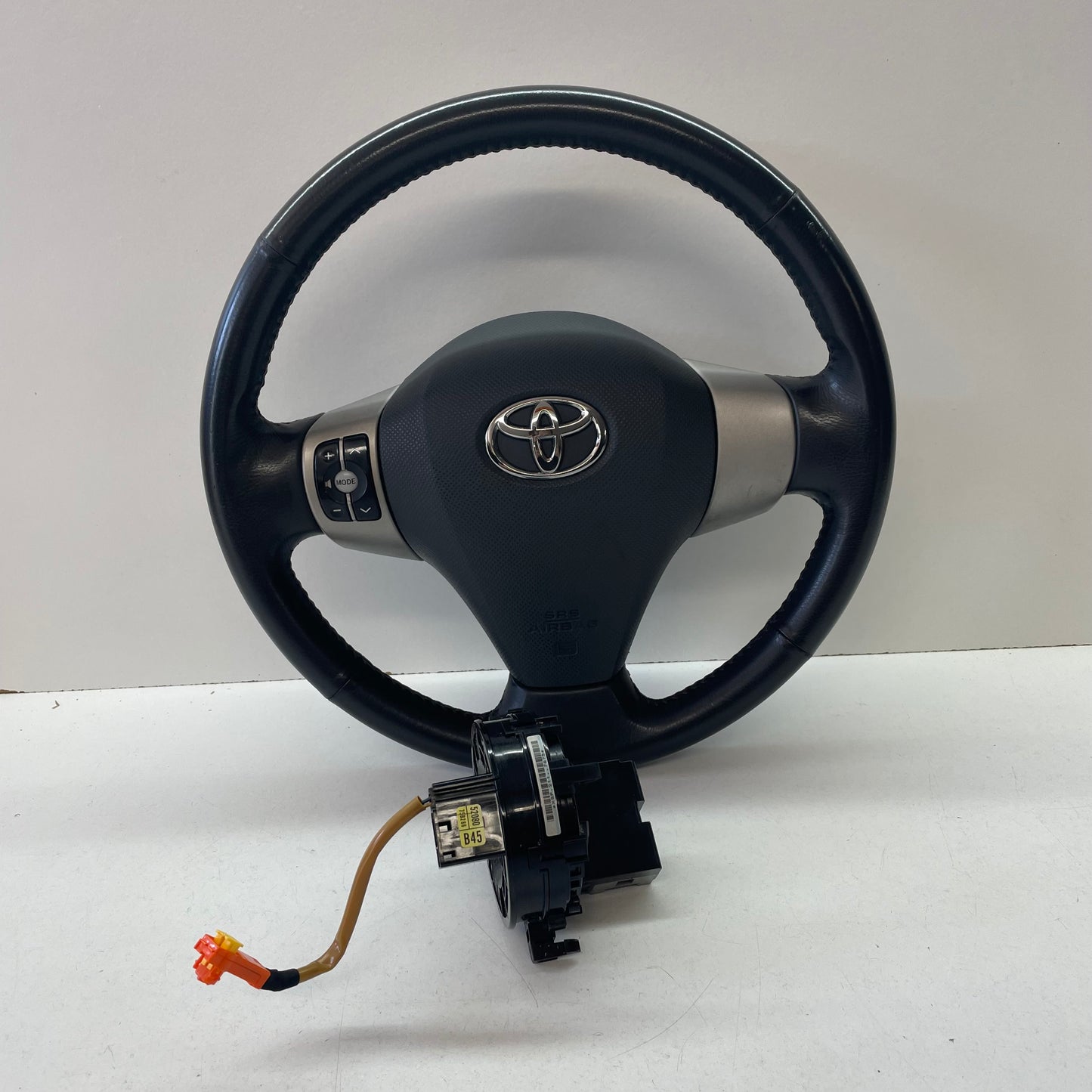 Toyota Yaris Hatchback Leather Steering Wheel NCP9# 2006 2007 2008 2009 2010