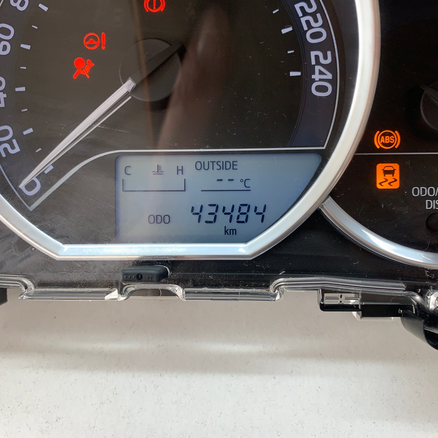Toyota Corolla Hatchback Instrument Cluster ZRE182R 2015 2016 2017 2018 43484km