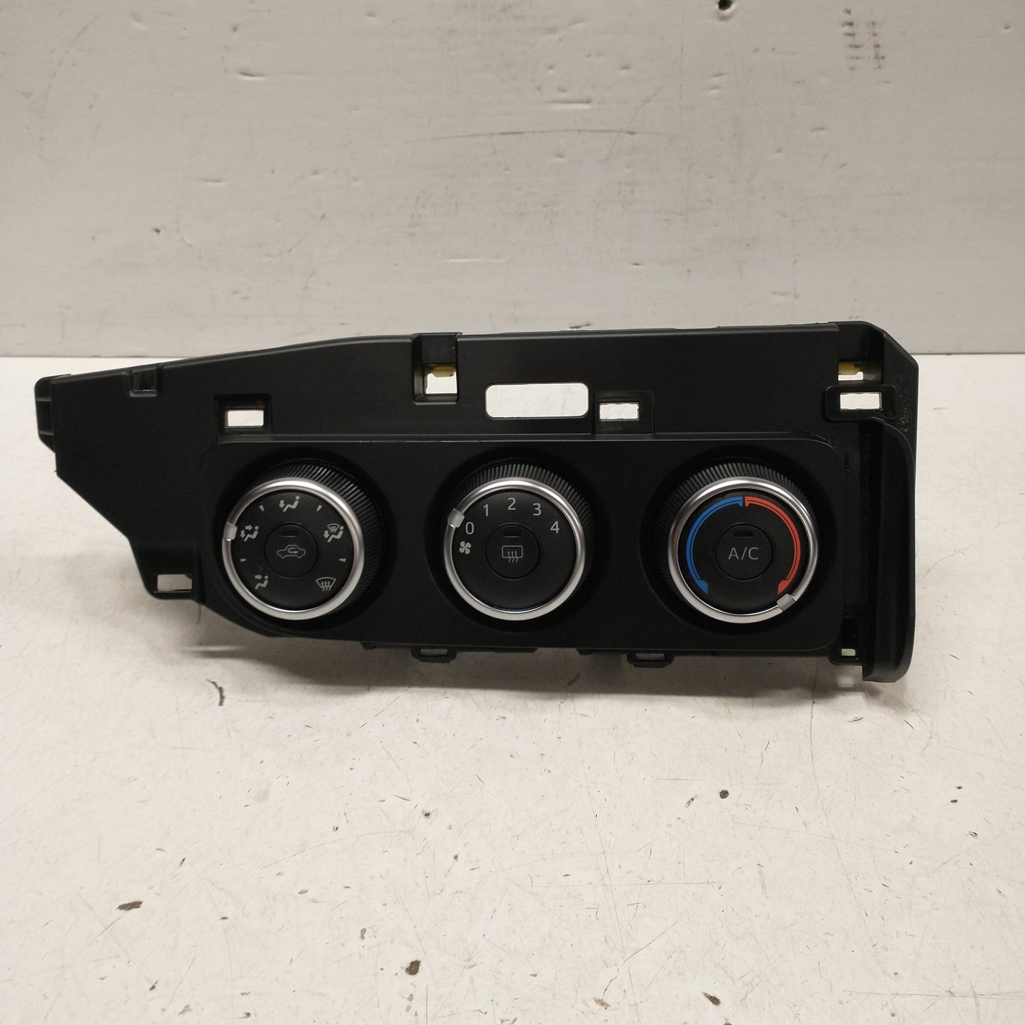 Toyota Corolla Hatchback Air Conditioning Controls ZRE182R 2015 2016 2017 2018