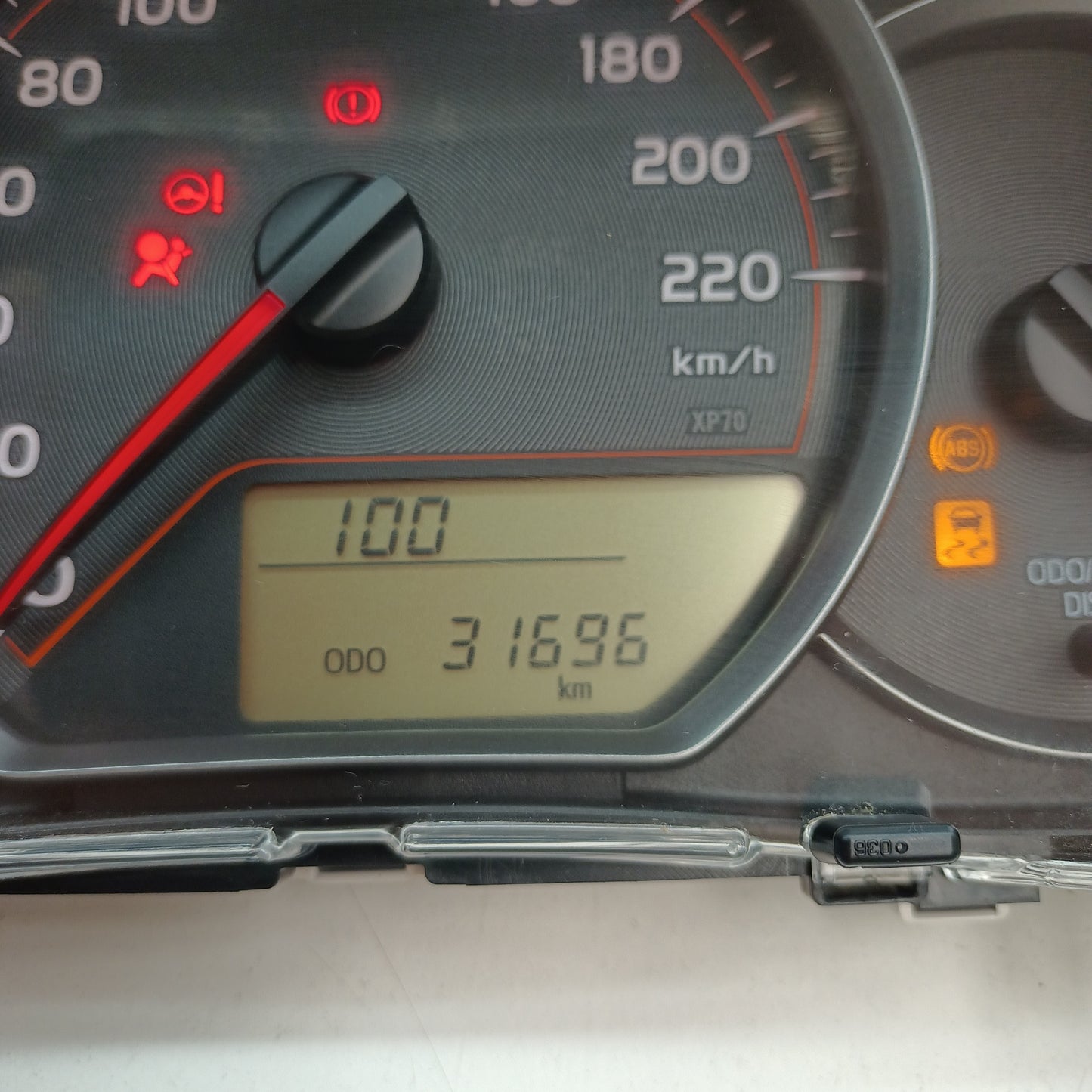 Toyota Yaris Hatchback Instrument Cluster NCP13# 2011 2012 2013 2014 31696 km