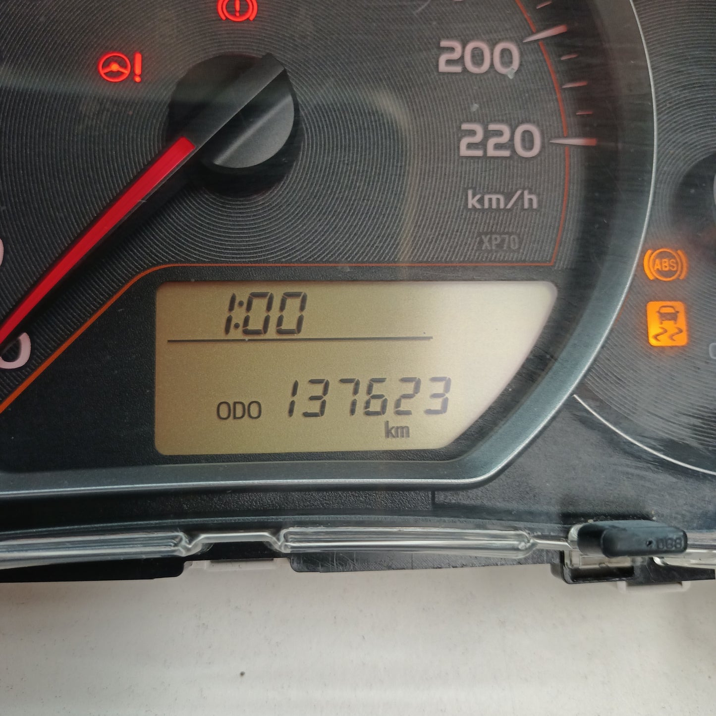 Toyota Yaris Hatchback Instrument Cluster NCP13# 2011 2012 2013 2014 137623 km