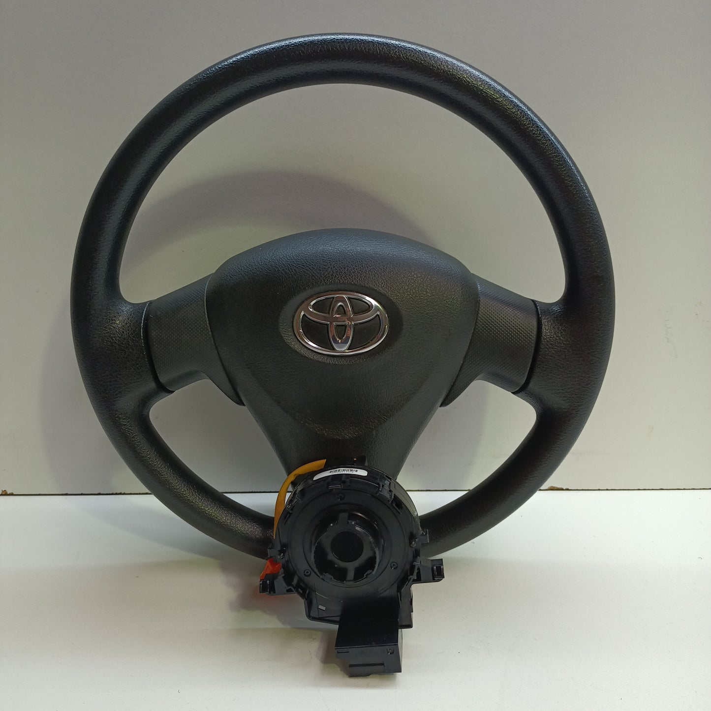 Toyota Corolla Hatchback Steering Wheel Vinyl Type ZRE152R 2007 2008 2009