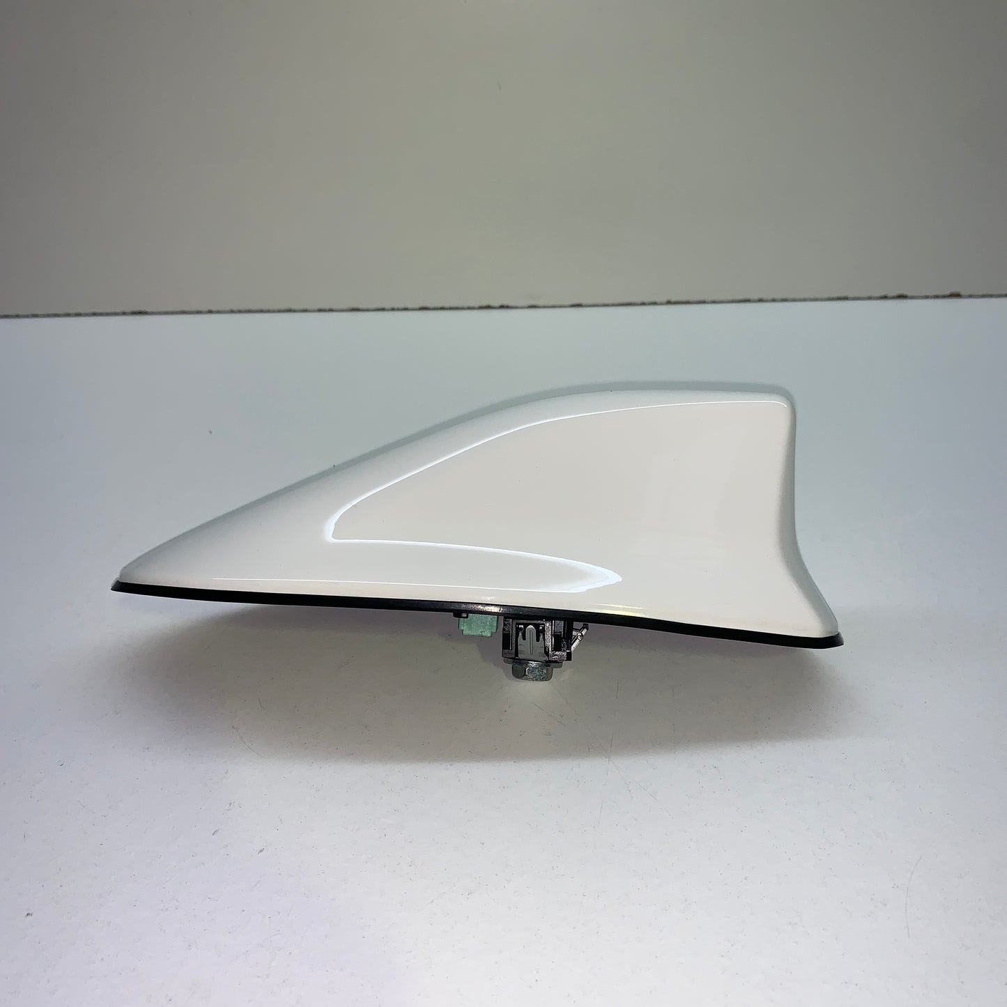 Toyota Yaris Hatchback Shark Fin Antenna Glacier White XP210 2020 2021 2022