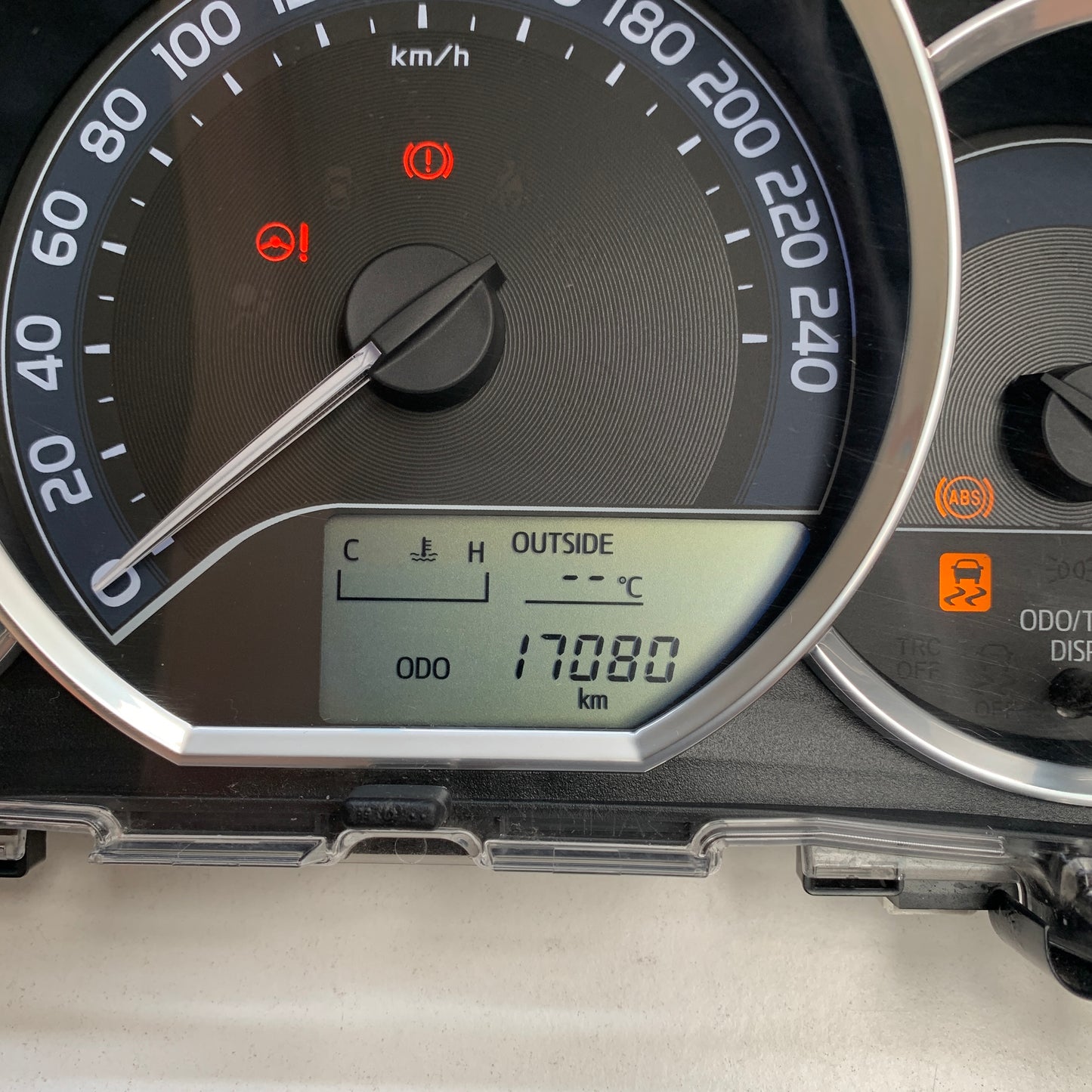 Toyota Corolla Hatchback Instrument Cluster ZRE182R 2015 2016 2017 2018 17080km