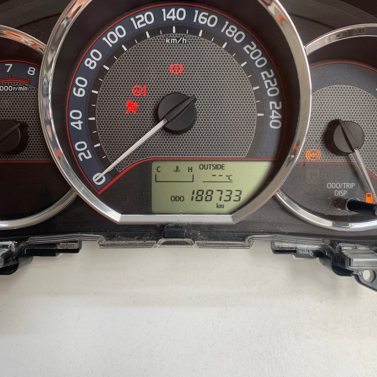 Toyota Corolla Hatchback Instrument Cluster ZRE182R 2012 2013 2014 2015 188733km