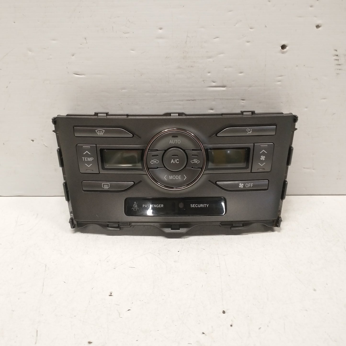 Toyota Corolla ZR Levin Hatchback Climate Controls ZRE152R 2007 2008 2009